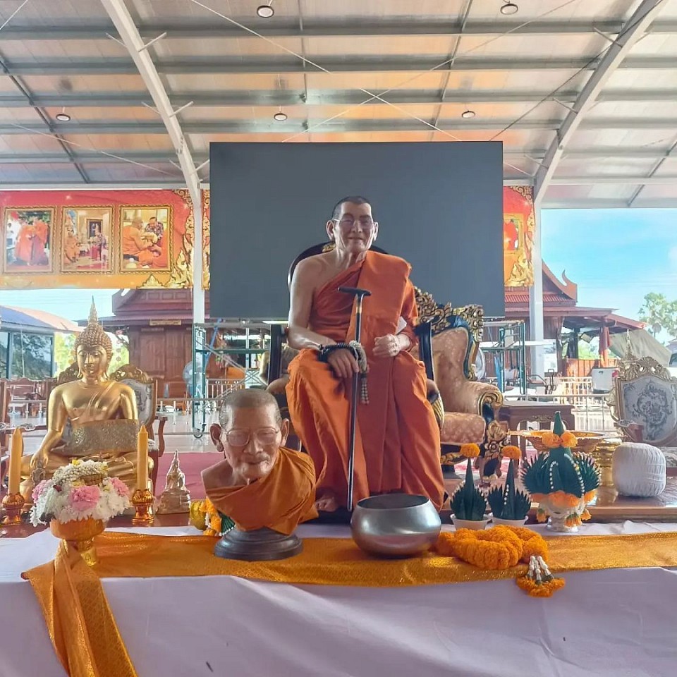 จองแท็กซี่ เหมาแท็กซี่ บริการรถยนต์ 7 ที่นั่ง รถยนต์ส่วนบุคคล รถกระบะ รถตู้ VIPรับจ้างขับรถไปต่างจังหวัดทั่วไทย